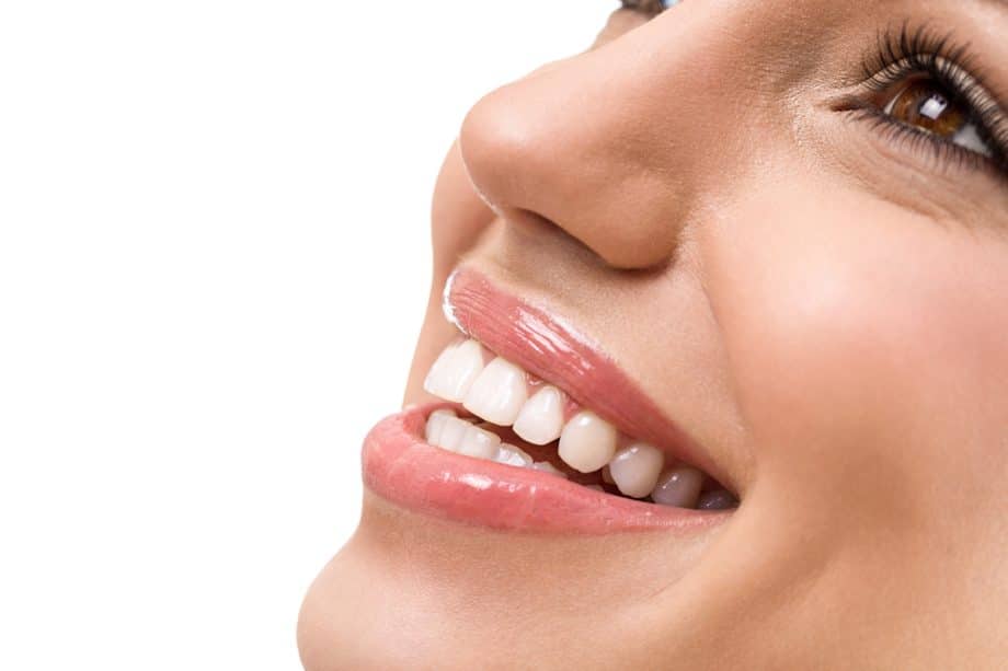 Prepless Veneers vs. Traditional Veneers: Which is Best for Your Smile Goals?